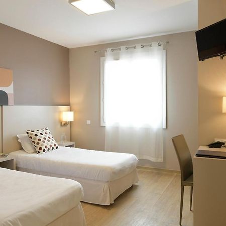 Logis Hotel & Restaurant Le Pardaillan Gondrin Экстерьер фото