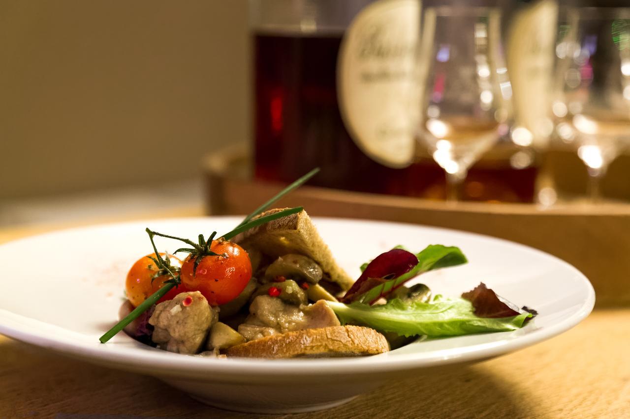 Logis Hotel & Restaurant Le Pardaillan Gondrin Экстерьер фото